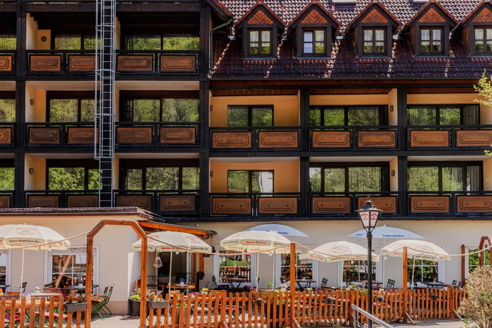 Landgasthof Zur Linde Heimbuchenthal ภายนอก รูปภาพ