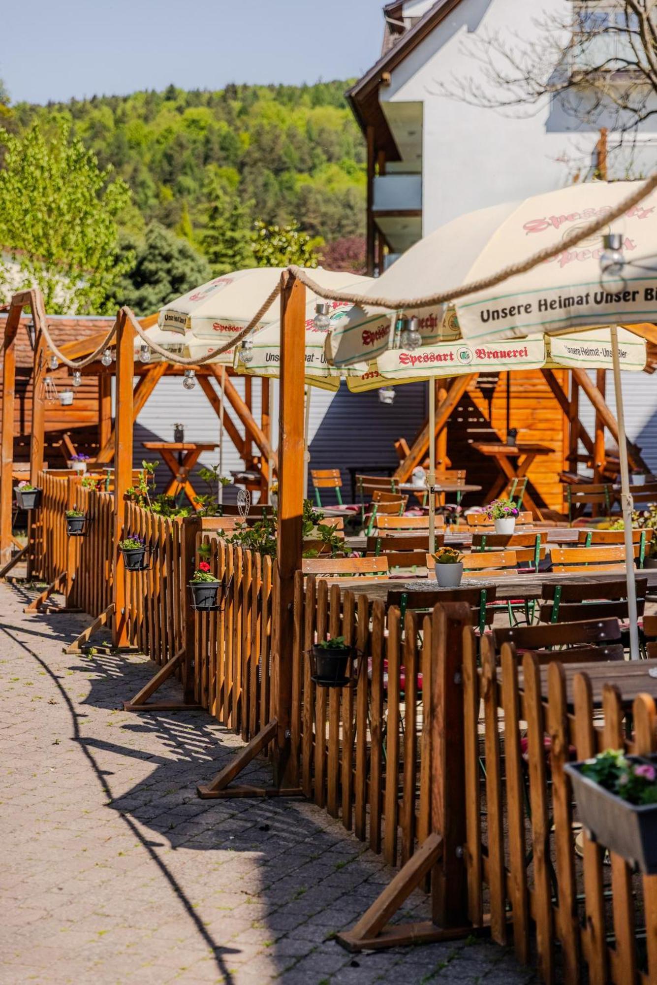 Landgasthof Zur Linde Heimbuchenthal ภายนอก รูปภาพ