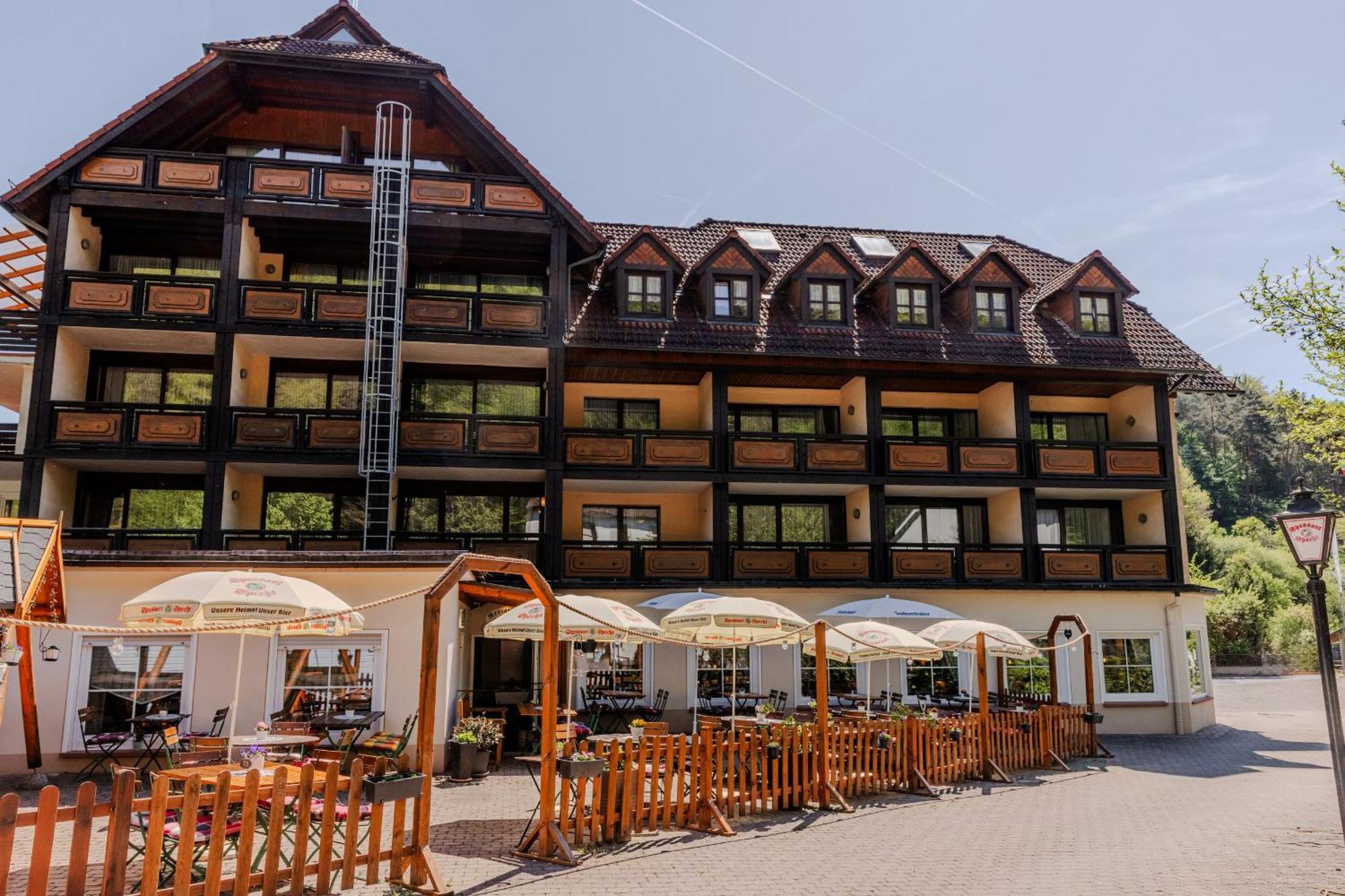 Landgasthof Zur Linde Heimbuchenthal ภายนอก รูปภาพ