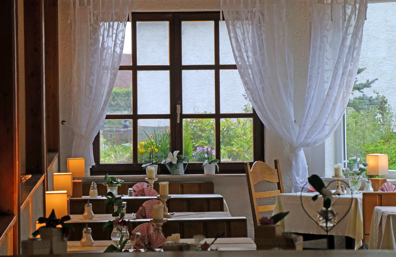 Landgasthof Zur Linde Heimbuchenthal ภายนอก รูปภาพ
